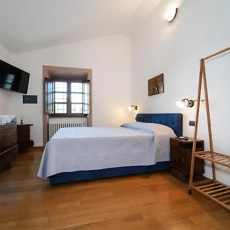 Sleeps 10 With Pool Air Con And Wifi * Falcinello