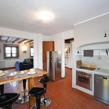 Sleeps 10 With Pool Air Con And Wifi فيلة *