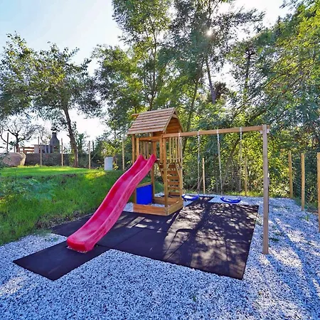 Sleeps 10 With Pool Air Con And Wifi *
