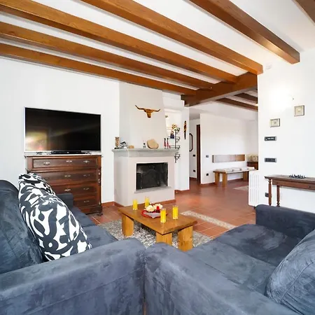 Sleeps 10 With Pool Air Con And Wifi فيلة Falcinello